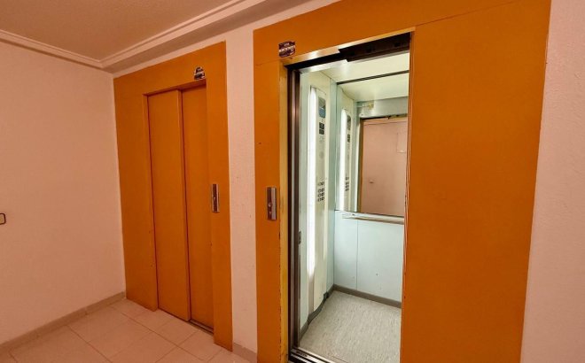 Resale - Apartment -
Torrevieja - Acequion