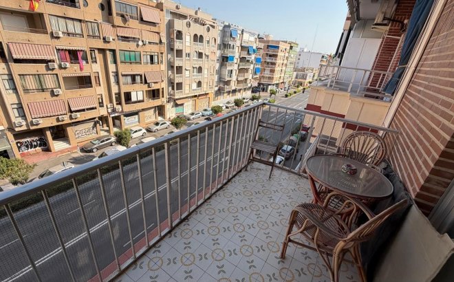 Resale - Apartment -
Torrevieja - Acequion