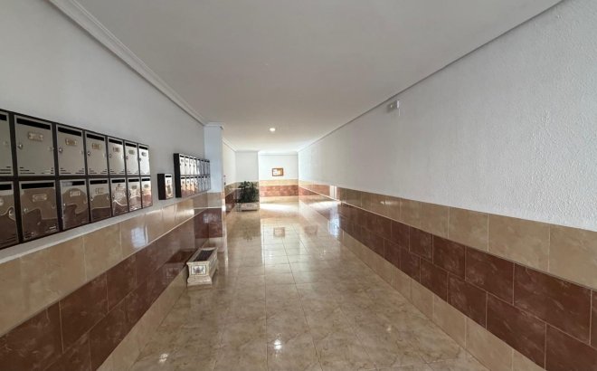Resale - Apartment -
Torrevieja - Acequion