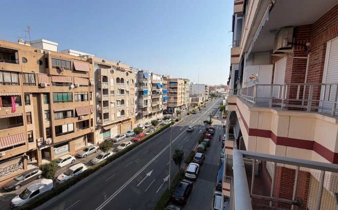 Resale - Apartment -
Torrevieja - Acequion