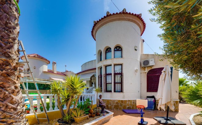 Resale - Villa -
San Fulgencio - Costa Blanca