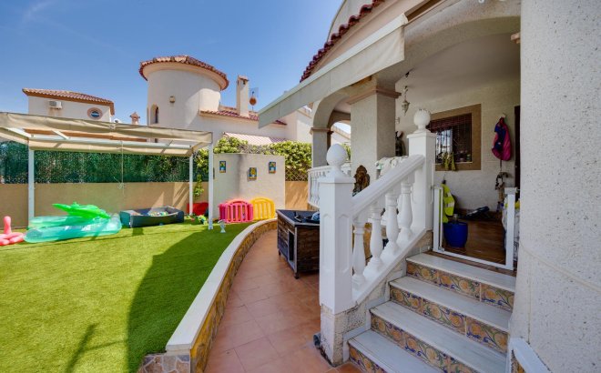Resale - Villa -
San Fulgencio - Costa Blanca