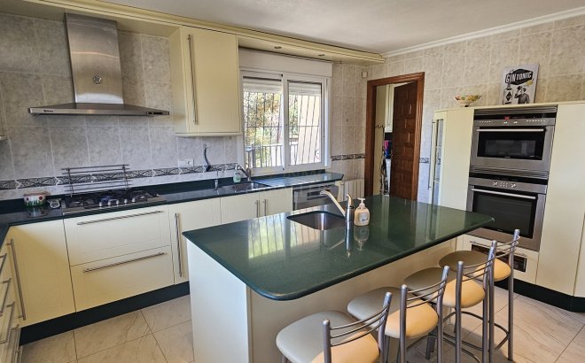 Herverkoop - Villa -
Pinar de Campoverde - Inland