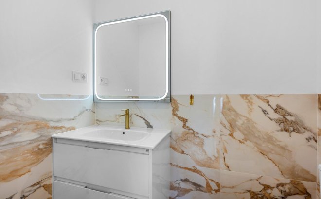 Resale - Apartment -
Torrevieja - Punta Prima