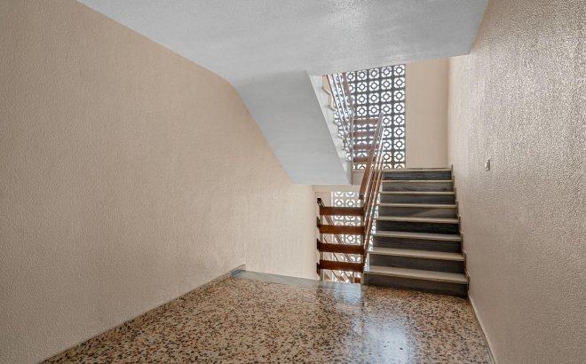 Resale - Apartment -
Torrevieja - Punta Prima