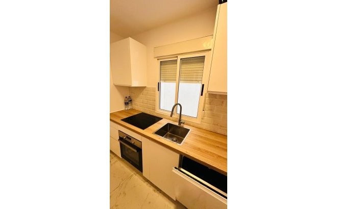 Resale - Apartment -
Torrevieja - Acequion
