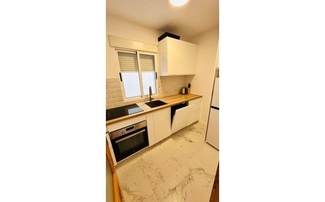 Resale - Apartment -
Torrevieja - Acequion