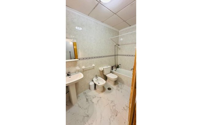 Resale - Apartment -
Torrevieja - Acequion