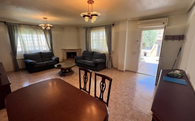 Resale - Villa -
Torrevieja - Aguas Nuevas