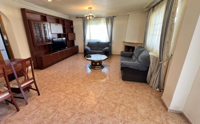 Resale - Villa -
Torrevieja - Aguas Nuevas