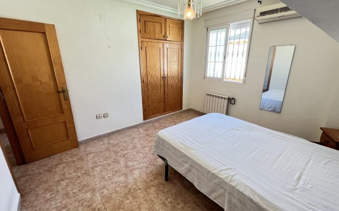 Resale - Villa -
Torrevieja - Aguas Nuevas