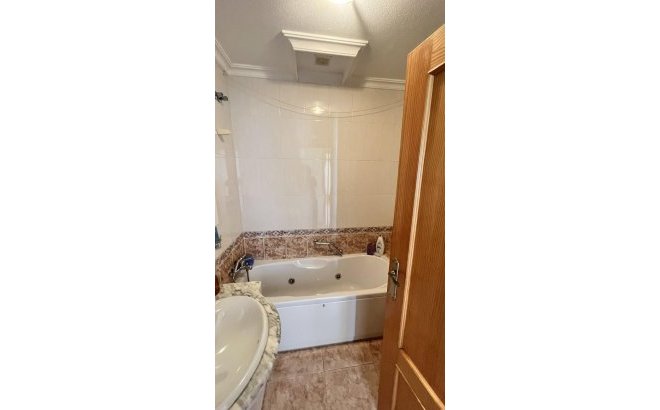 Resale - Villa -
Torrevieja - Aguas Nuevas