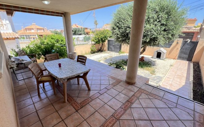 Resale - Villa -
Torrevieja - Aguas Nuevas
