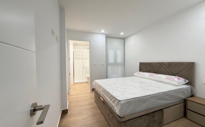 Resale - Apartment -
Torrevieja - Estacion De Autobuses