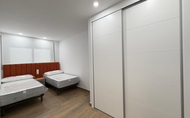 Resale - Apartment -
Torrevieja - Estacion De Autobuses