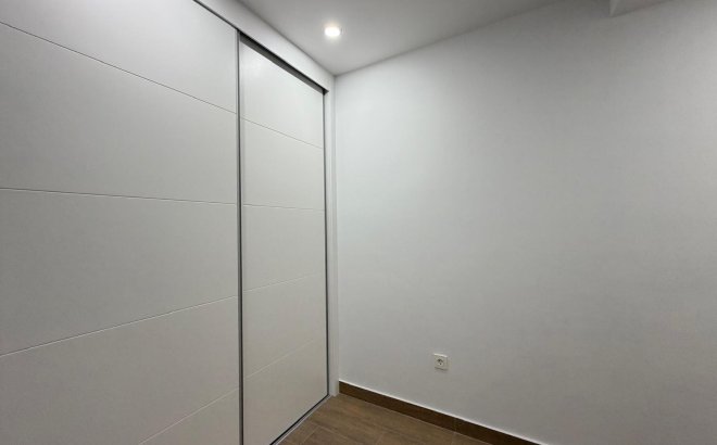 Resale - Apartment -
Torrevieja - Estacion De Autobuses