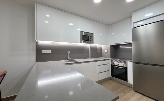 Resale - Apartment -
Torrevieja - Estacion De Autobuses