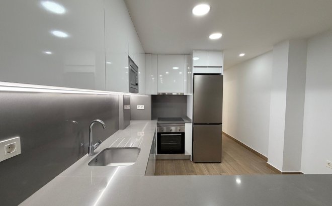 Resale - Apartment -
Torrevieja - Estacion De Autobuses