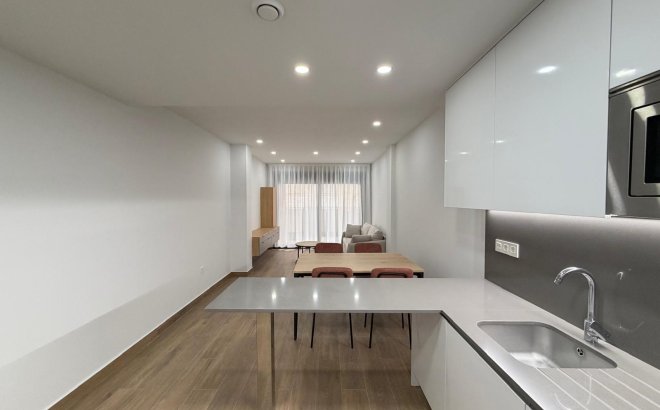 Resale - Apartment -
Torrevieja - Estacion De Autobuses