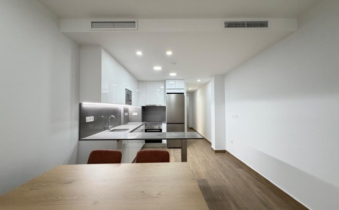 Resale - Apartment -
Torrevieja - Estacion De Autobuses