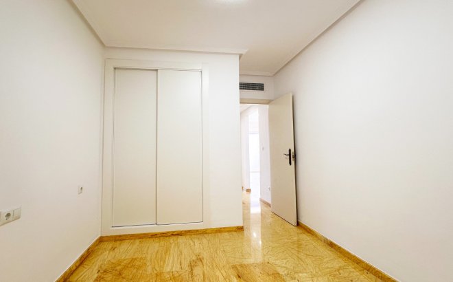 Resale - Apartment -
Orihuela Costa - Costa Blanca
