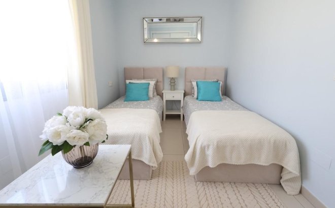 Resale - Dúplex -
Orihuela Costa - Costa Blanca