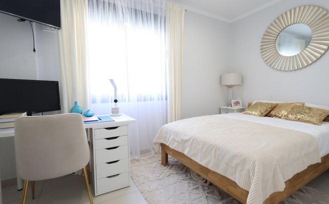 Resale - Dúplex -
Orihuela Costa - Costa Blanca