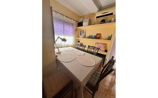 Resale - Apartment -
Torrevieja - Estacion De Autobuses