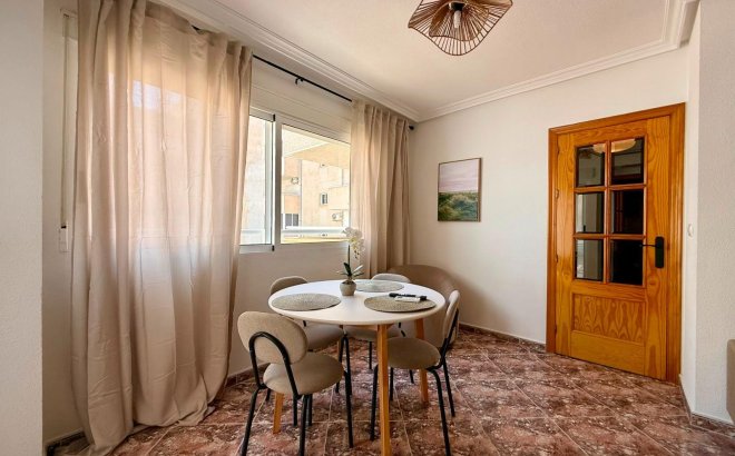 Resale - Apartment -
Torrevieja - Playa del Cura