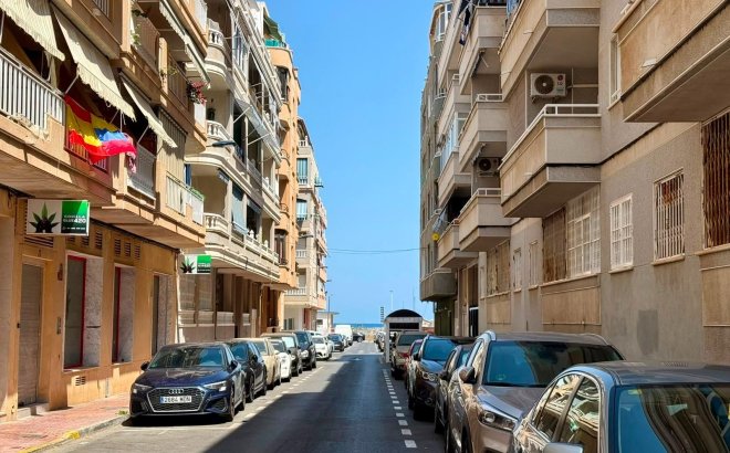 Resale - Apartment -
Torrevieja - Playa del Cura