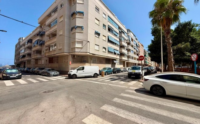 Resale - Apartment -
Torrevieja - Playa del Cura