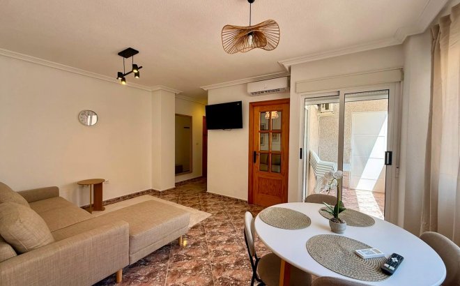 Resale - Apartment -
Torrevieja - Playa del Cura