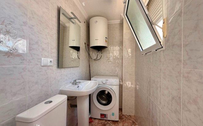 Resale - Apartment -
Torrevieja - Playa del Cura