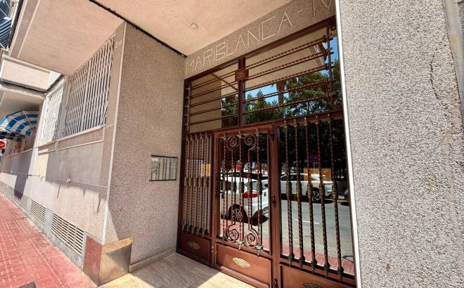 Resale - Apartment -
Torrevieja - Playa del Cura