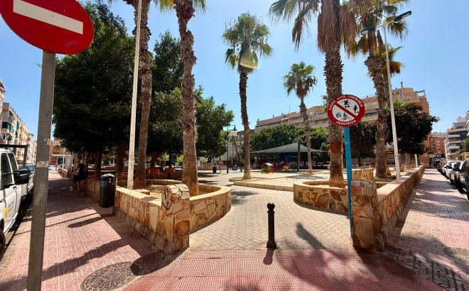 Resale - Apartment -
Torrevieja - Playa del Cura