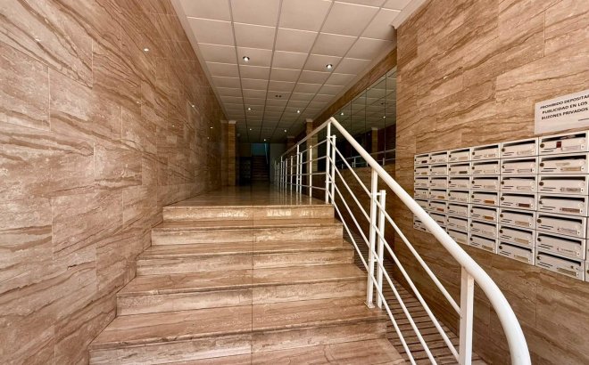 Resale - Apartment -
Torrevieja - Playa del Cura