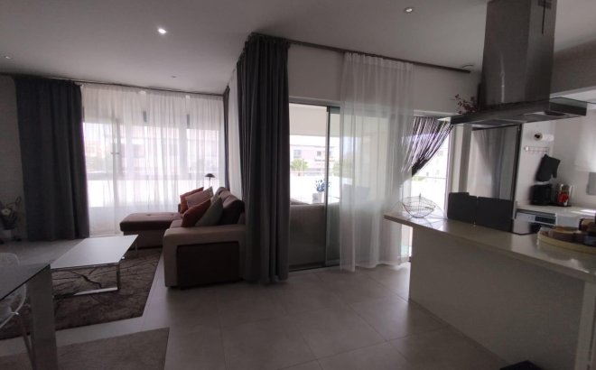 Resale - Apartment -
Orihuela Costa - Los Dolses