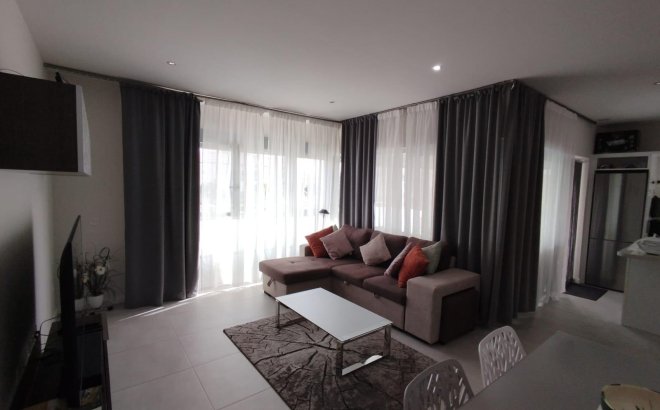 Resale - Apartment -
Orihuela Costa - Los Dolses