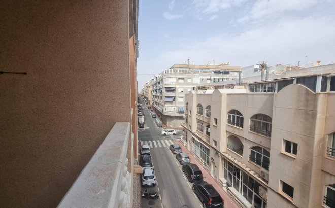 Resale - Apartment -
Torrevieja - Centro
