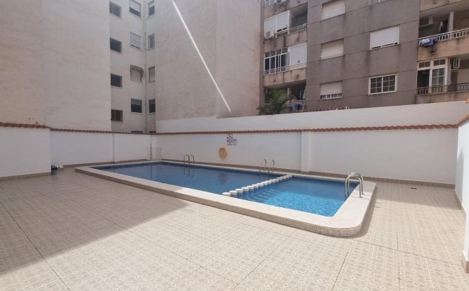 Resale - Apartment -
Torrevieja - Centro
