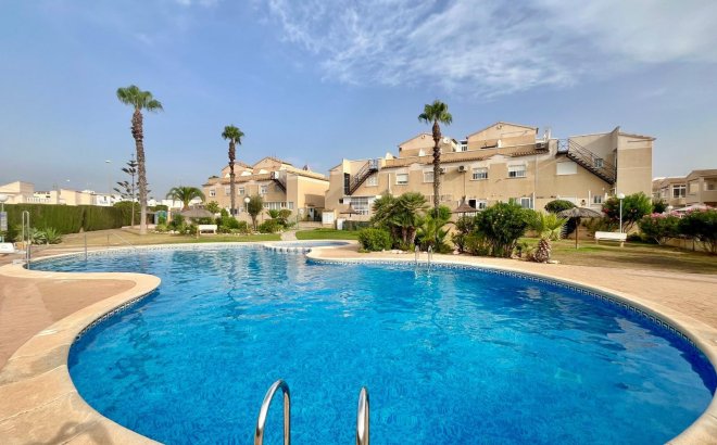 Resale - Bungalow -
Orihuela Costa - La Chismosa