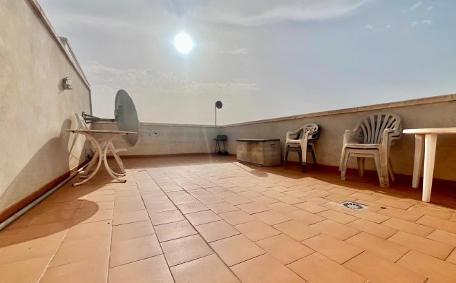 Resale - Bungalow -
Orihuela Costa - La Chismosa