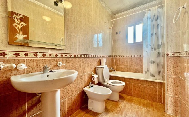 Resale - Bungalow -
Orihuela Costa - La Chismosa