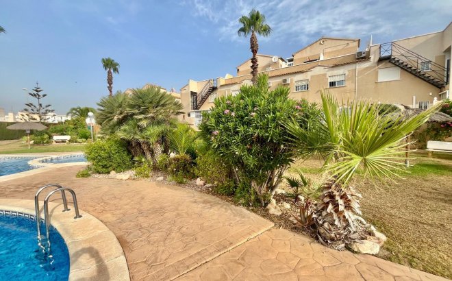 Resale - Bungalow -
Orihuela Costa - La Chismosa