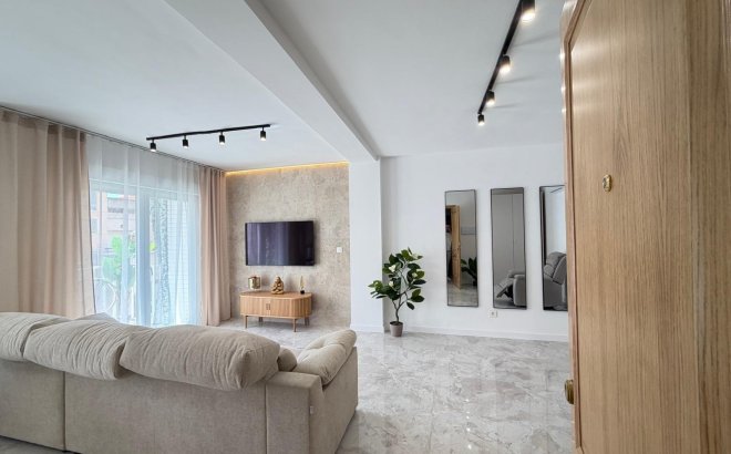 Resale - Penthouse -
Torrevieja - Playa del Cura