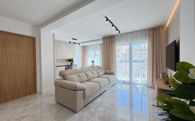 Resale - Penthouse -
Torrevieja - Playa del Cura