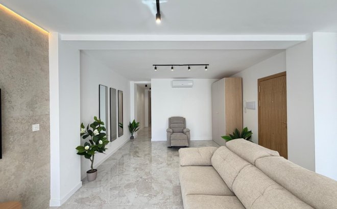 Resale - Penthouse -
Torrevieja - Playa del Cura