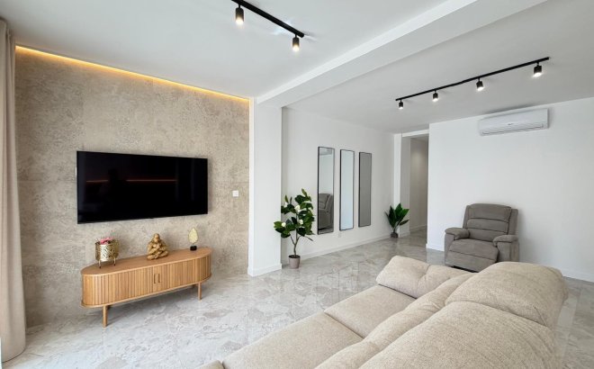 Resale - Penthouse -
Torrevieja - Playa del Cura