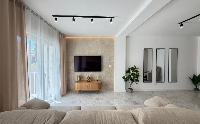 Resale - Penthouse -
Torrevieja - Playa del Cura