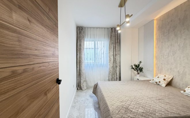 Resale - Penthouse -
Torrevieja - Playa del Cura